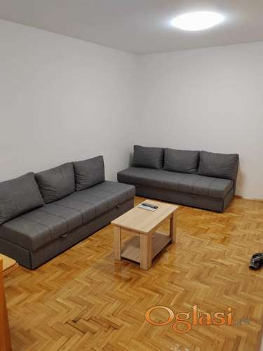 Izdajem jednosoban stan u Novom Sadu